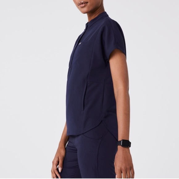 Figs Women's Navy Montex Scrub Top Large - Picture 9 of 14